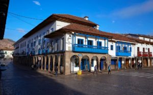 Esquina-Plaza-de-Armas-Cusco